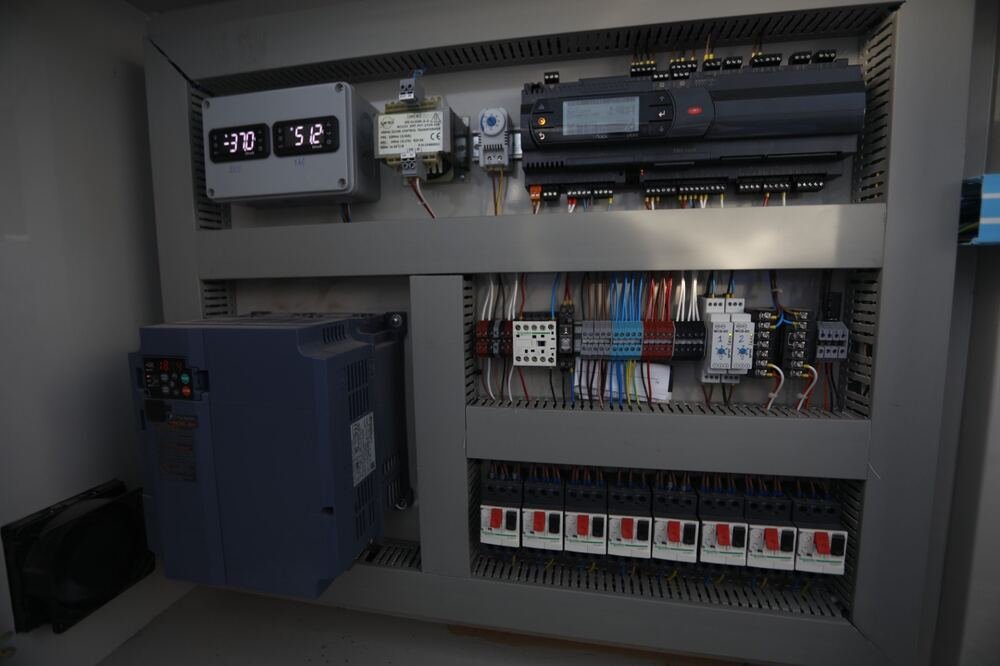 Şoklama odası elektrik kontrol panosu